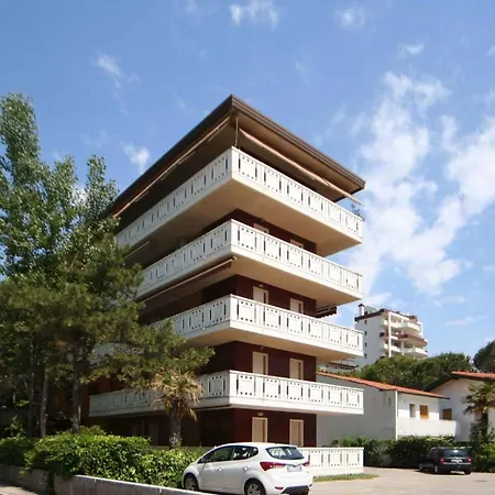 Apartment In Lignano Sabbiadoro 42770 リニャーノ・サッビアドーロ